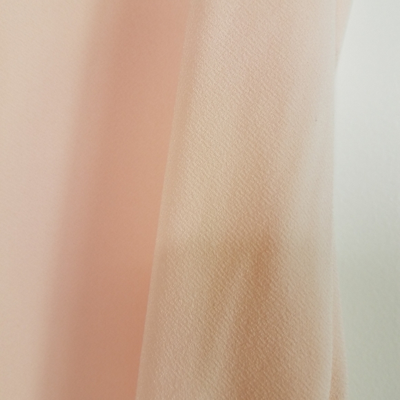 T Tahari sleeveless v-neck top size - Picture 6 of 6